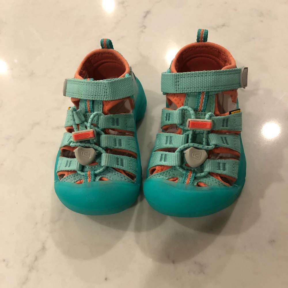 Never been worn keen toddler sandals